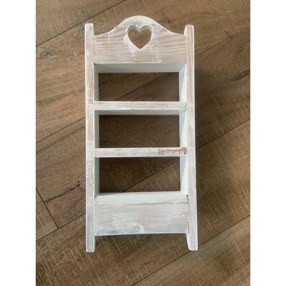 Small Vintage Heart Cutout Wooden Shelves w/ Pegs Country Cottagecore Farmhouse - Picture 4 of 4